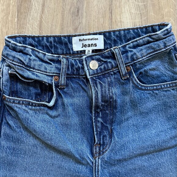 Reformation Peyton High Rise Bootcut Cropped Jeans in Mercer Wash - Picture 3 of 3